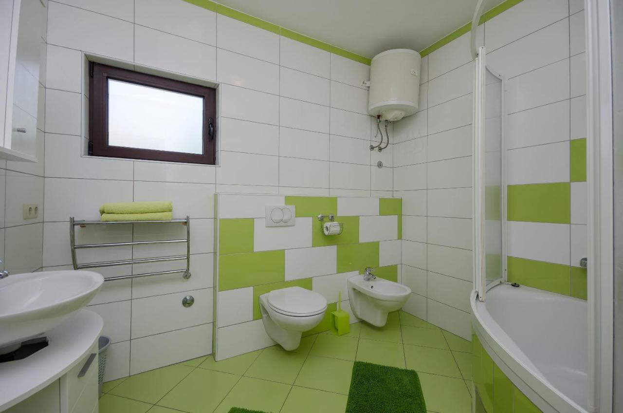 Apartments Helena لوبار المظهر الخارجي الصورة