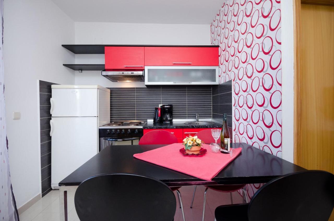 Apartments Helena لوبار المظهر الخارجي الصورة